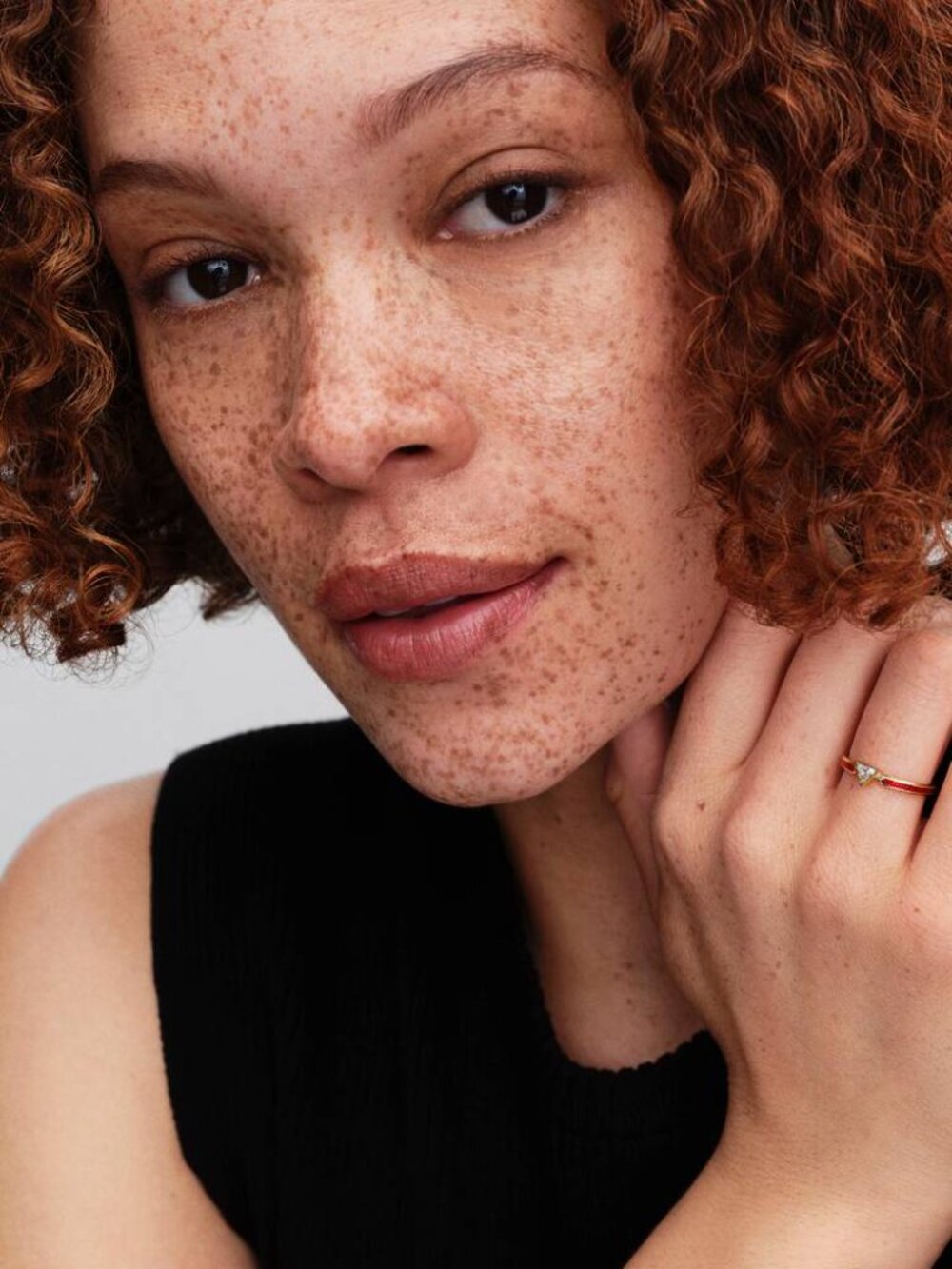 Pandora Marvel Iron Man Ring - Picture 4 of 5